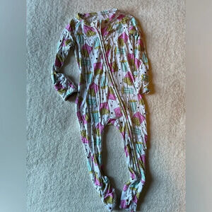 Lia & Liam pajamas, bamboo, viscose blend. 6-12 months. Fries and drink print